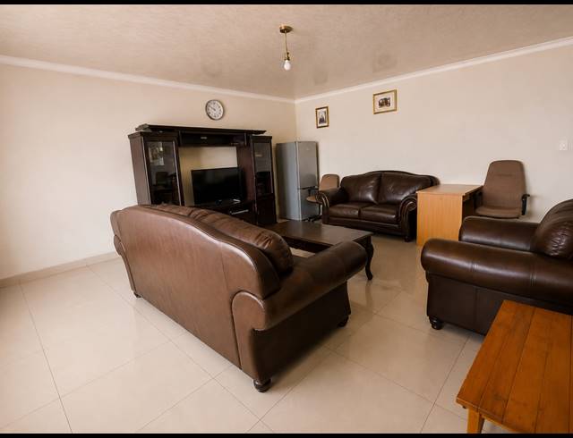 4 BEDROOM HOUSE FOR SALE IN MEYERTON PARK
